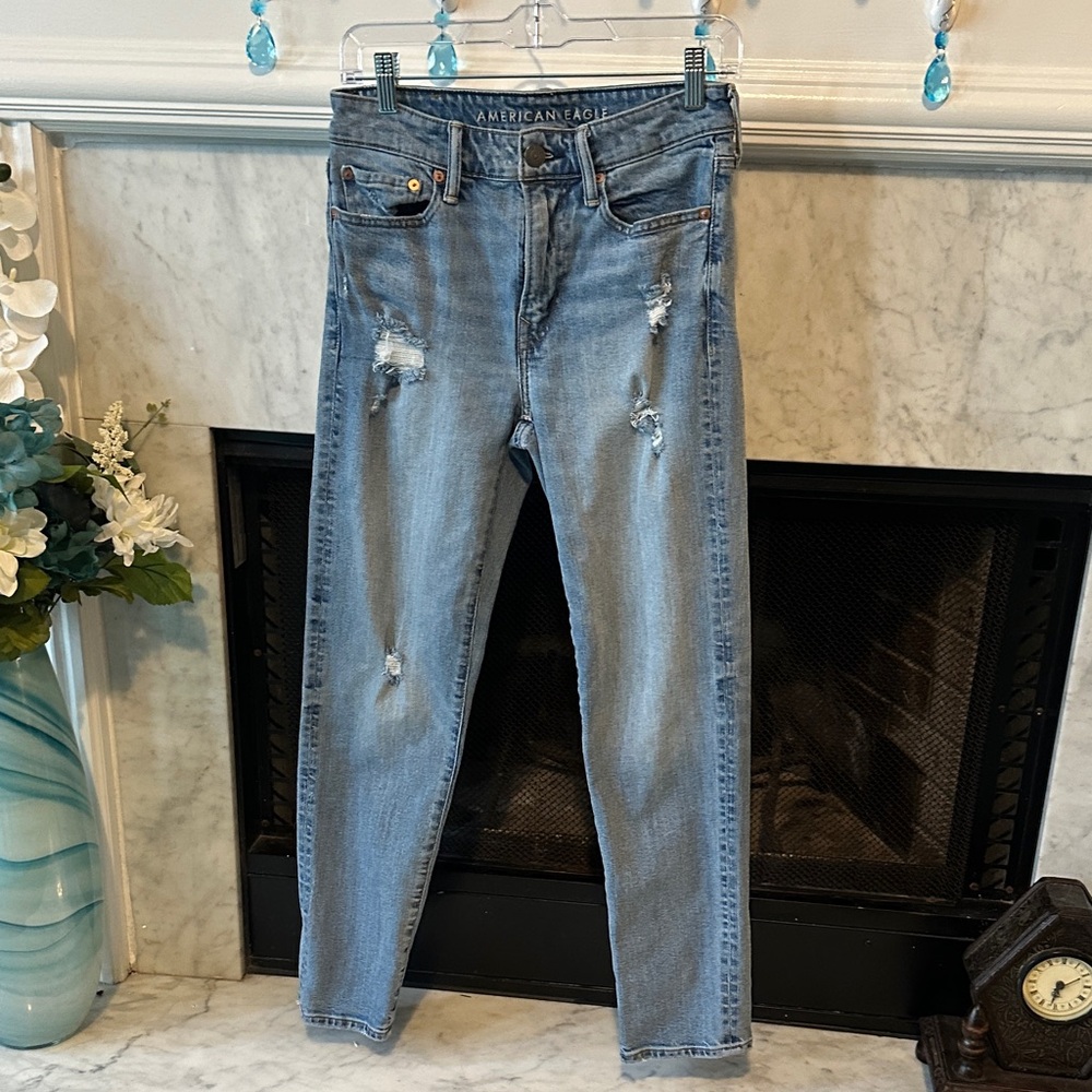 American Eagle Outfitters Medium Blue Distressed Skinny Jeans